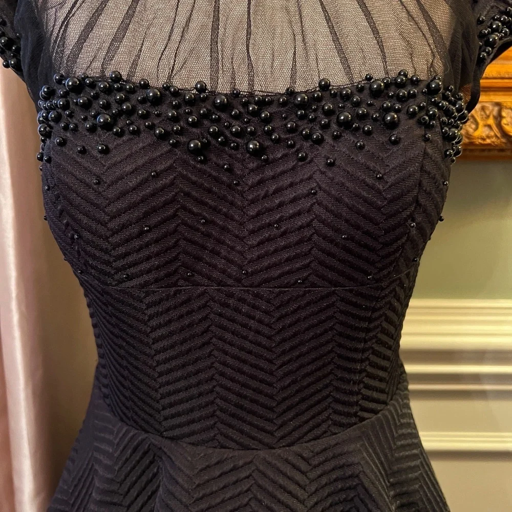 EUC Mac Duggal Beaded Black Fit & Flare Short Cocktail Party Dress Size 6